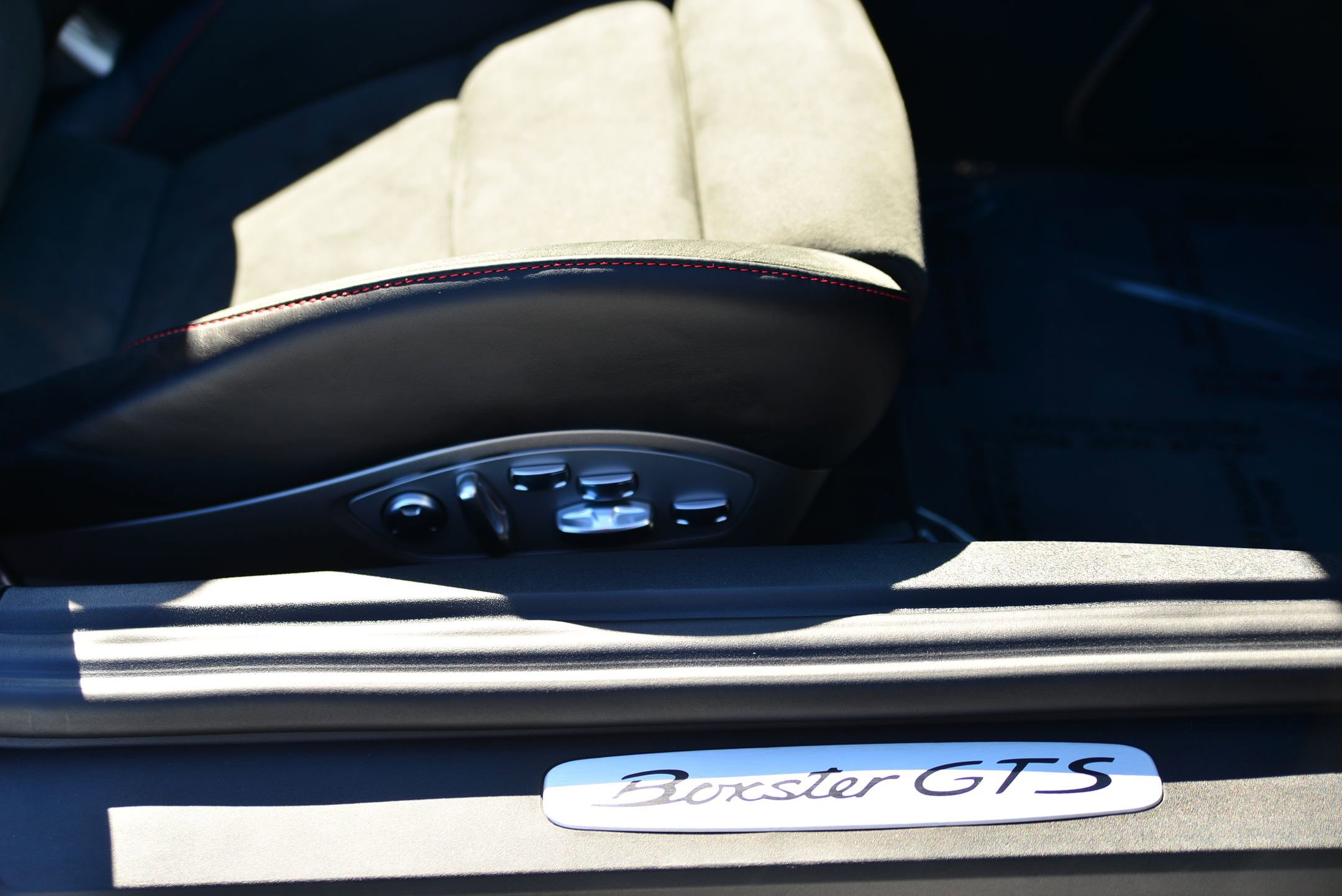 Certified 2025 Porsche 718 Boxster GTS image 21