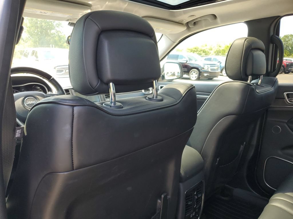 Used 2017 Jeep Grand Cherokee Summit w/ Platinum Series Group AWD/4WD image 30