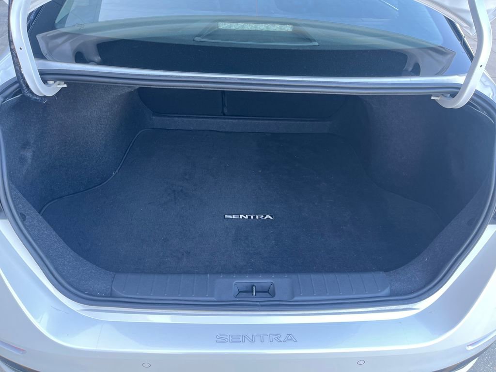 Certified 2025 Nissan Sentra SR image 28