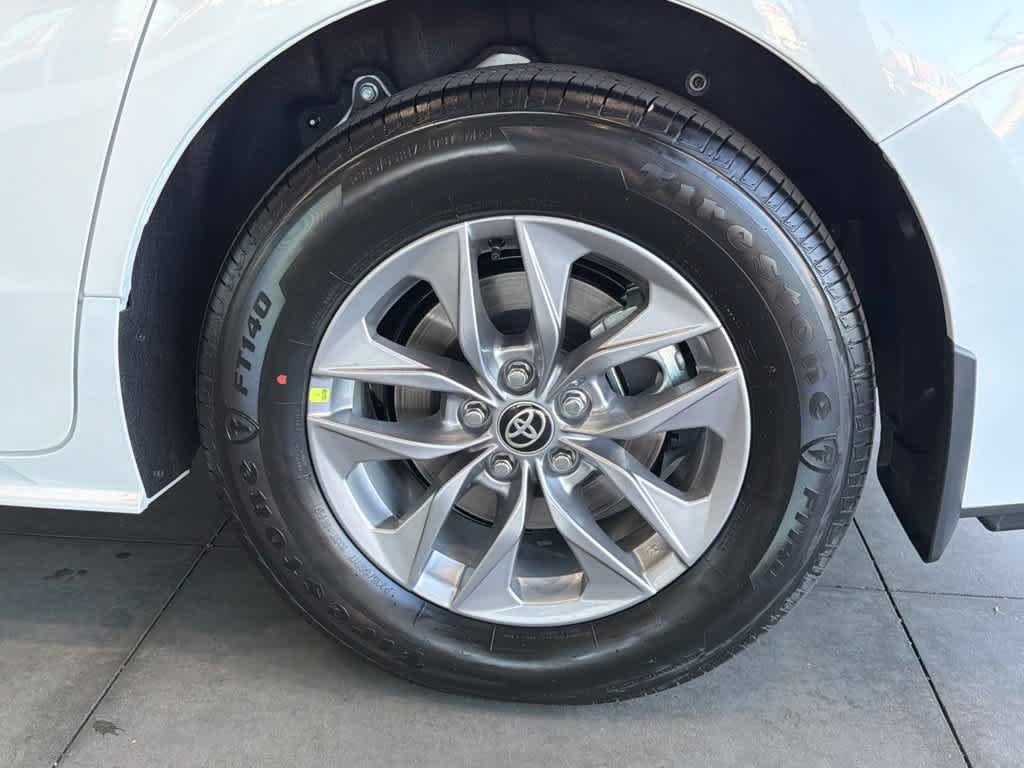 New 2026 Toyota Sienna XLE FWD image 14