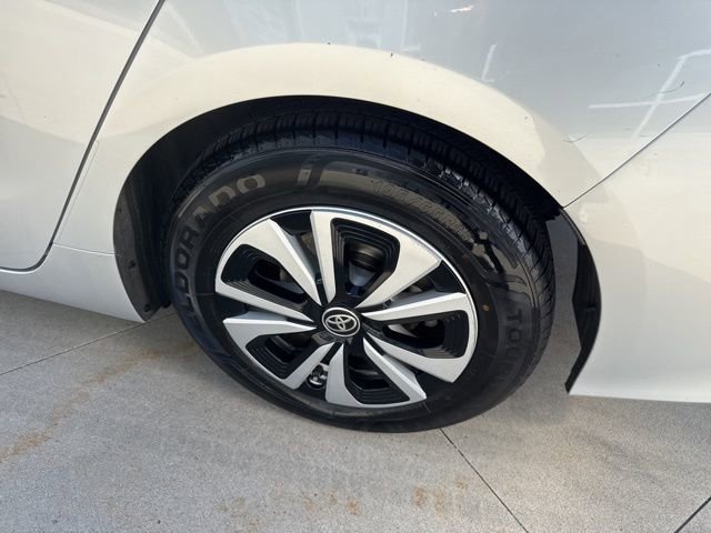 Used 2018 Toyota Prius Prime Premium image 11