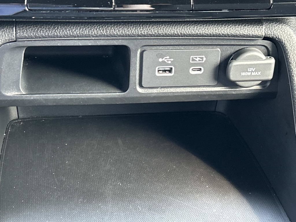 Used 2025 Honda Pilot Sport image 40