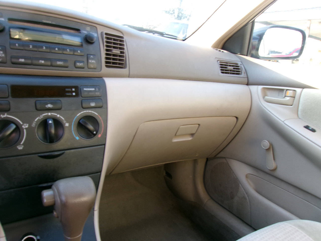 Used 2005 Toyota Corolla CE image 12