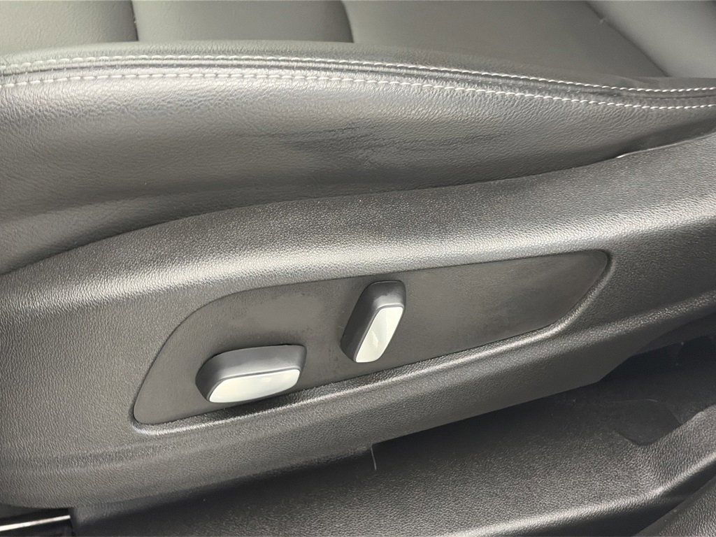 Used 2023 Cadillac XT6 Luxury image 25