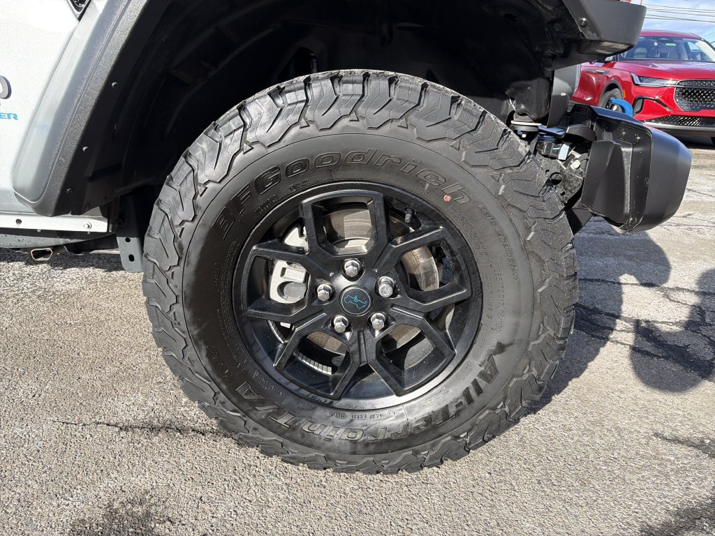 Used 2024 Jeep Wrangler Unlimited AWD/4WD image 35