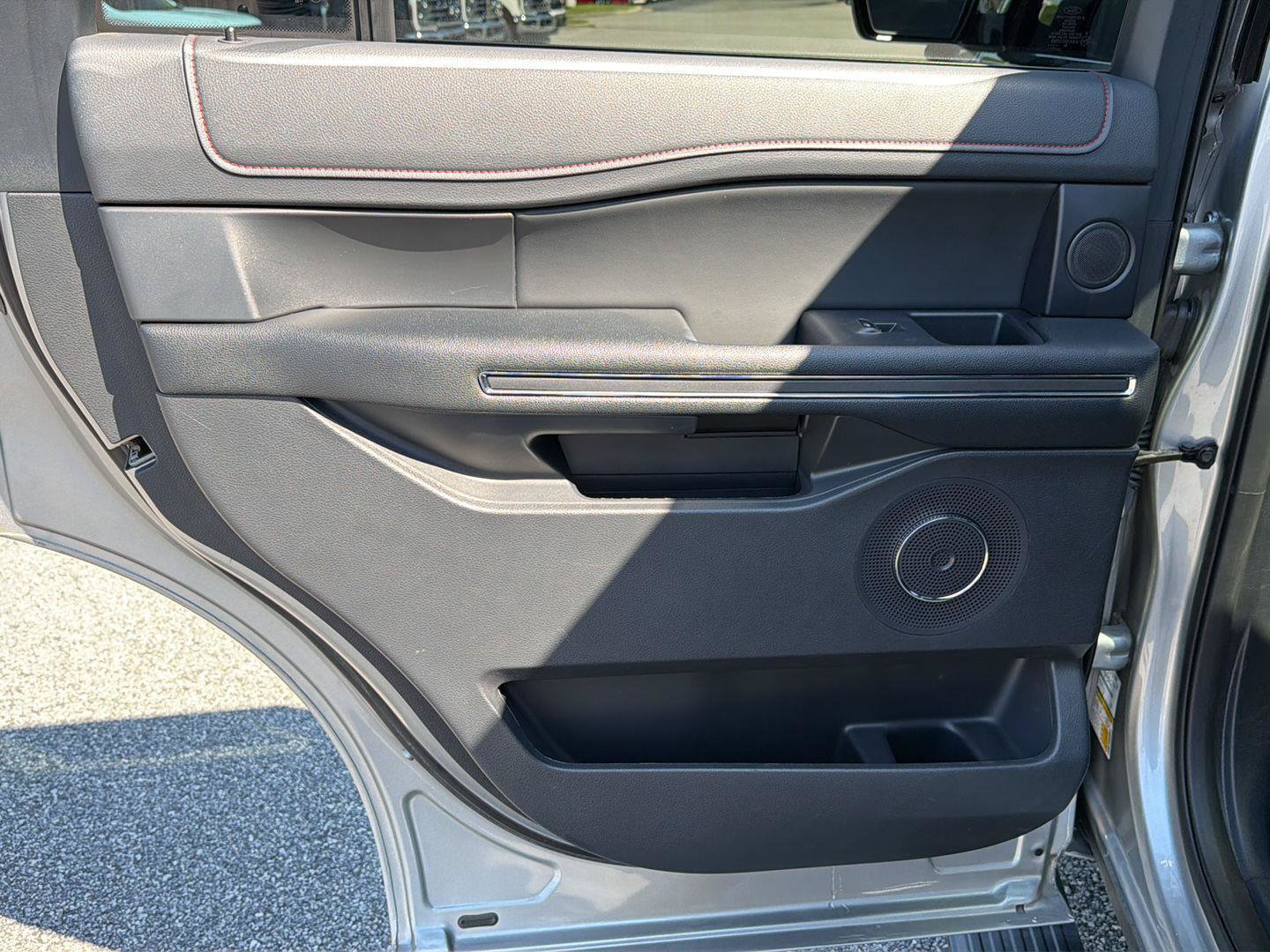Used 2024 Ford Expedition Limited RWD image 19