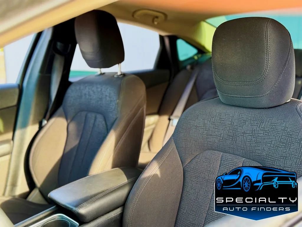 Used 2015 Chrysler 200 Limited w/ Convenience Group FWD image 15