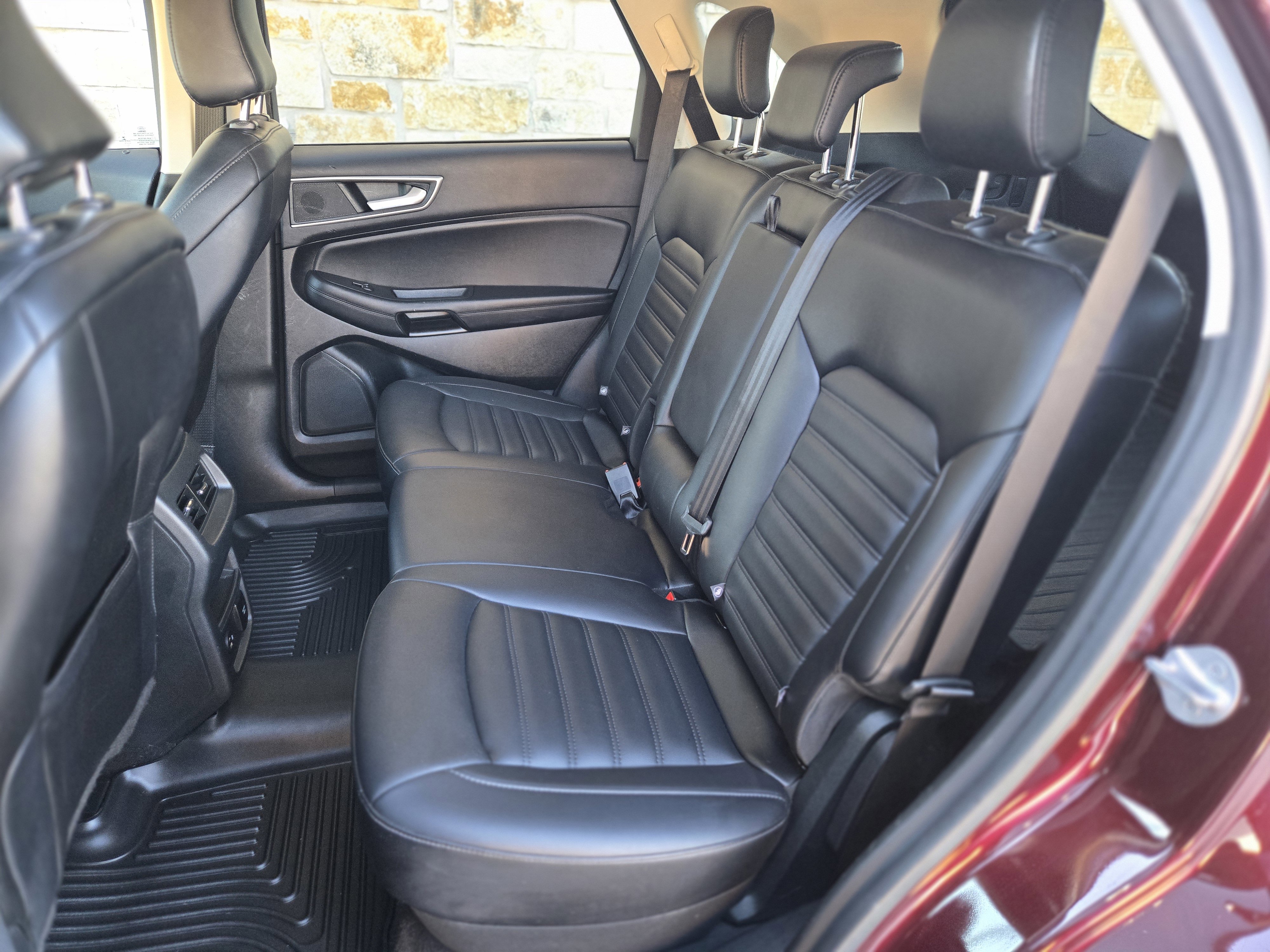 Used 2022 Ford Edge SEL w/ Convenience Package image 7