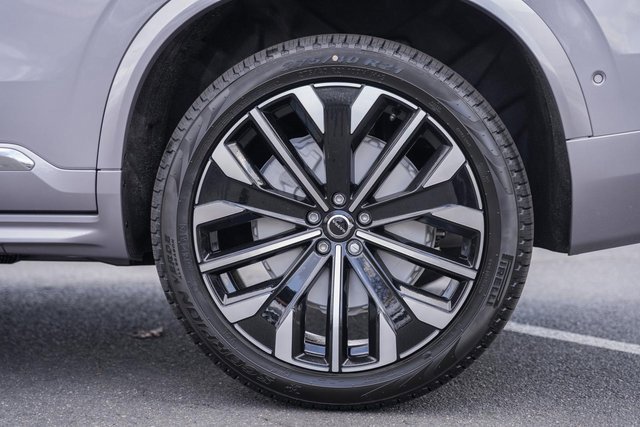 New 2026 Volvo XC90 B6 Plus w/ Protection Package Premier image 18