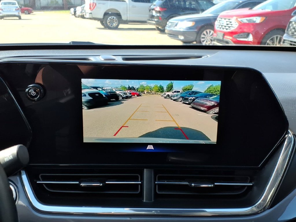 Used 2026 Chevrolet Trax ACTIV w/ Sunroof Package FWD image 16