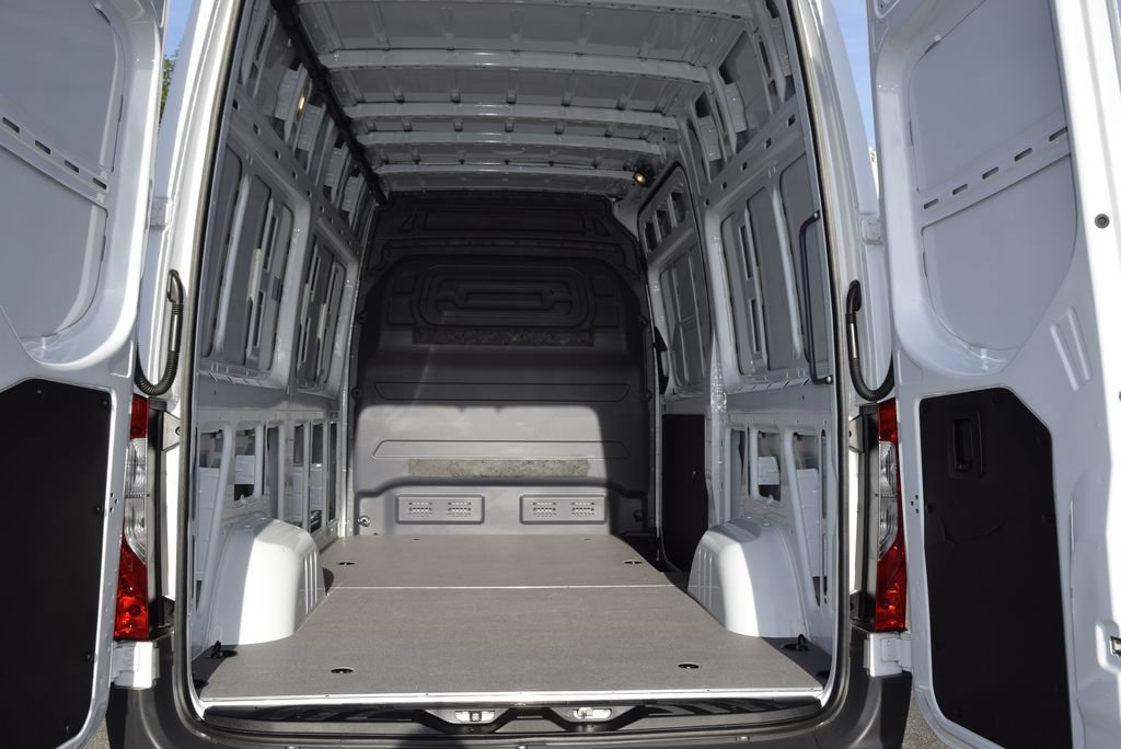 Used 2025 Mercedes-Benz Sprinter 2500 image 17
