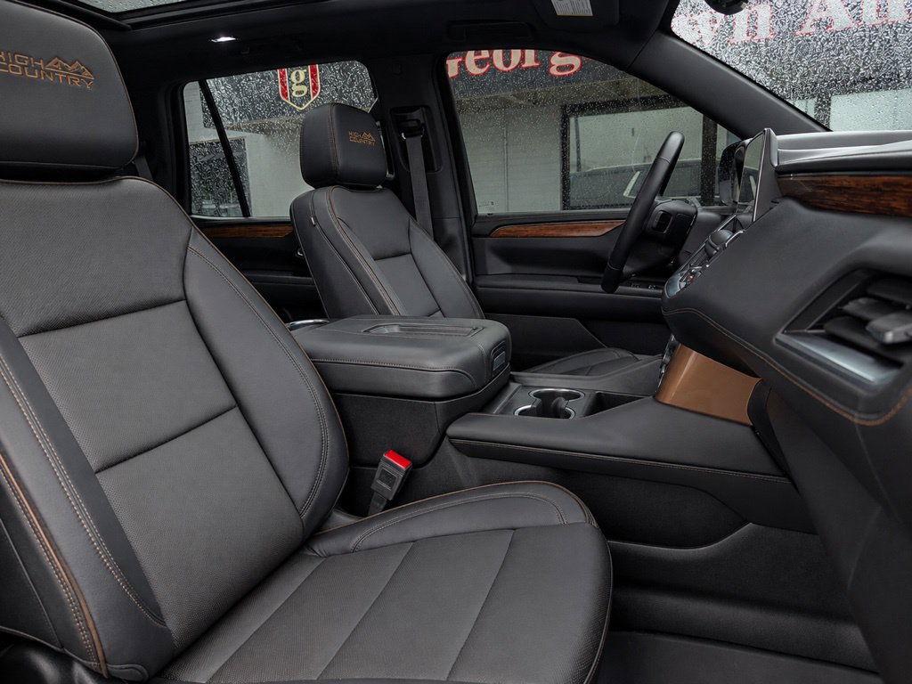 Used 2024 Chevrolet Tahoe High Country AWD/4WD image 33