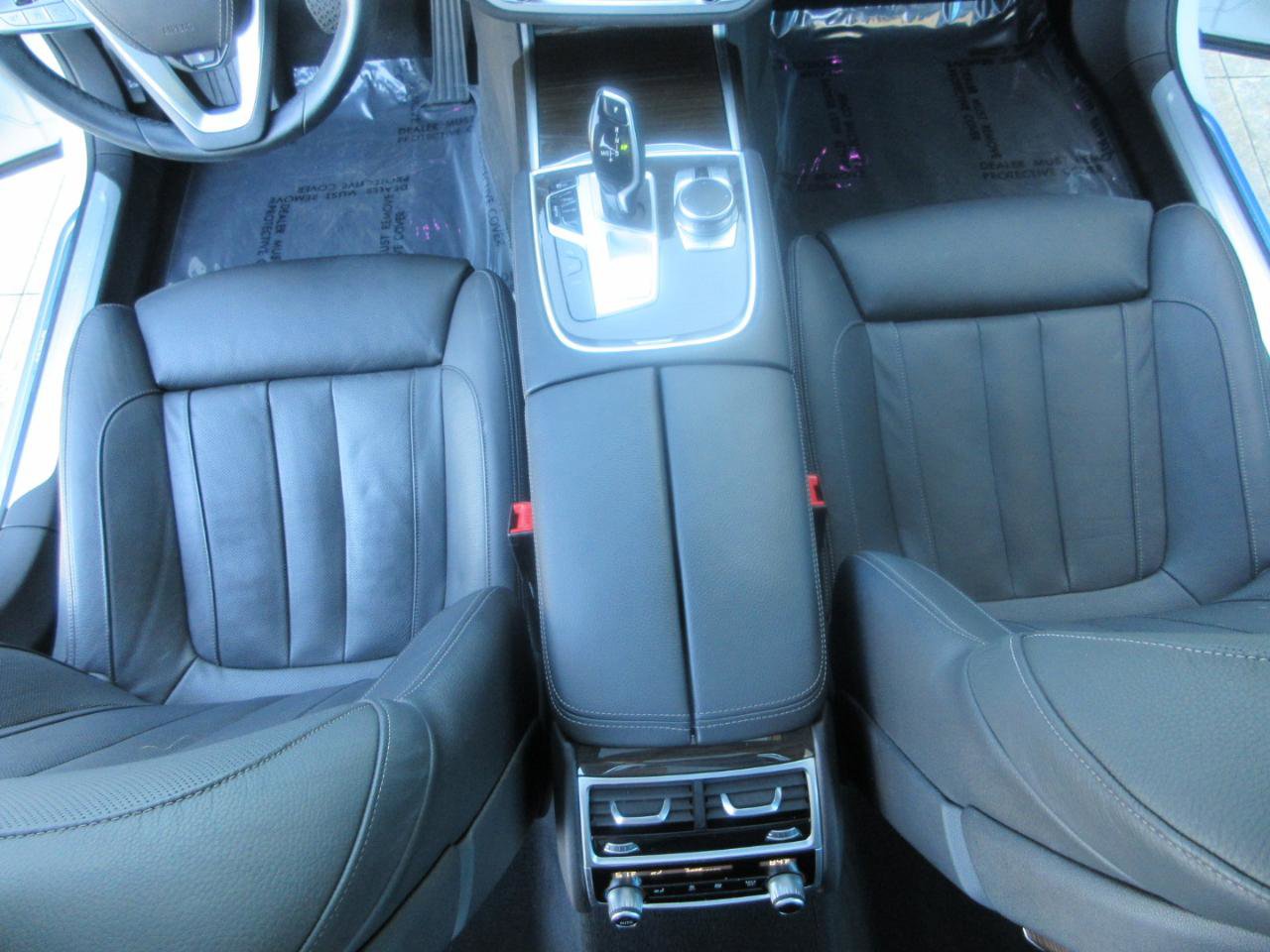 Used 2022 BMW 740i image 17