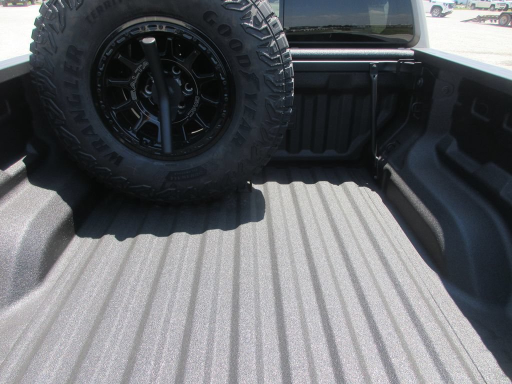 New 2026 GMC Canyon AT4X w/ AT4X AEV Edition AWD/4WD image 7
