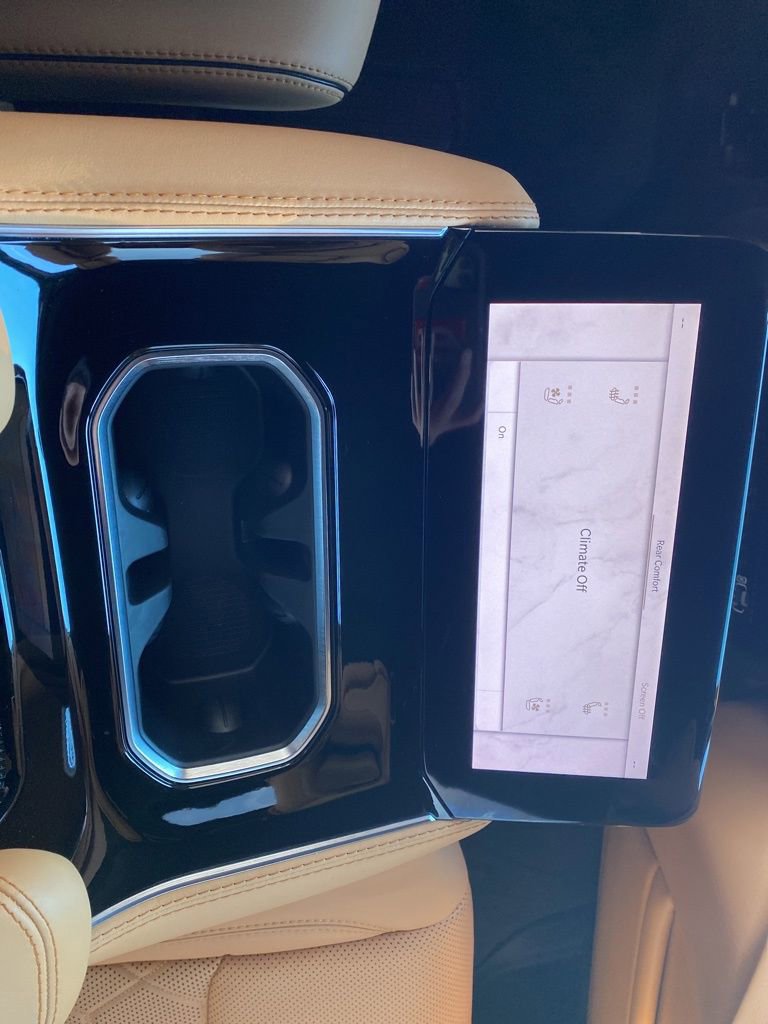 Used 2022 Jeep Grand Wagoneer Series III image 39