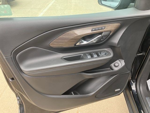 Used 2022 GMC Terrain Denali w/ Black Diamond Edition image 9