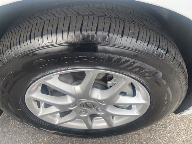 Used 2024 Chrysler Pacifica Touring-L image 18