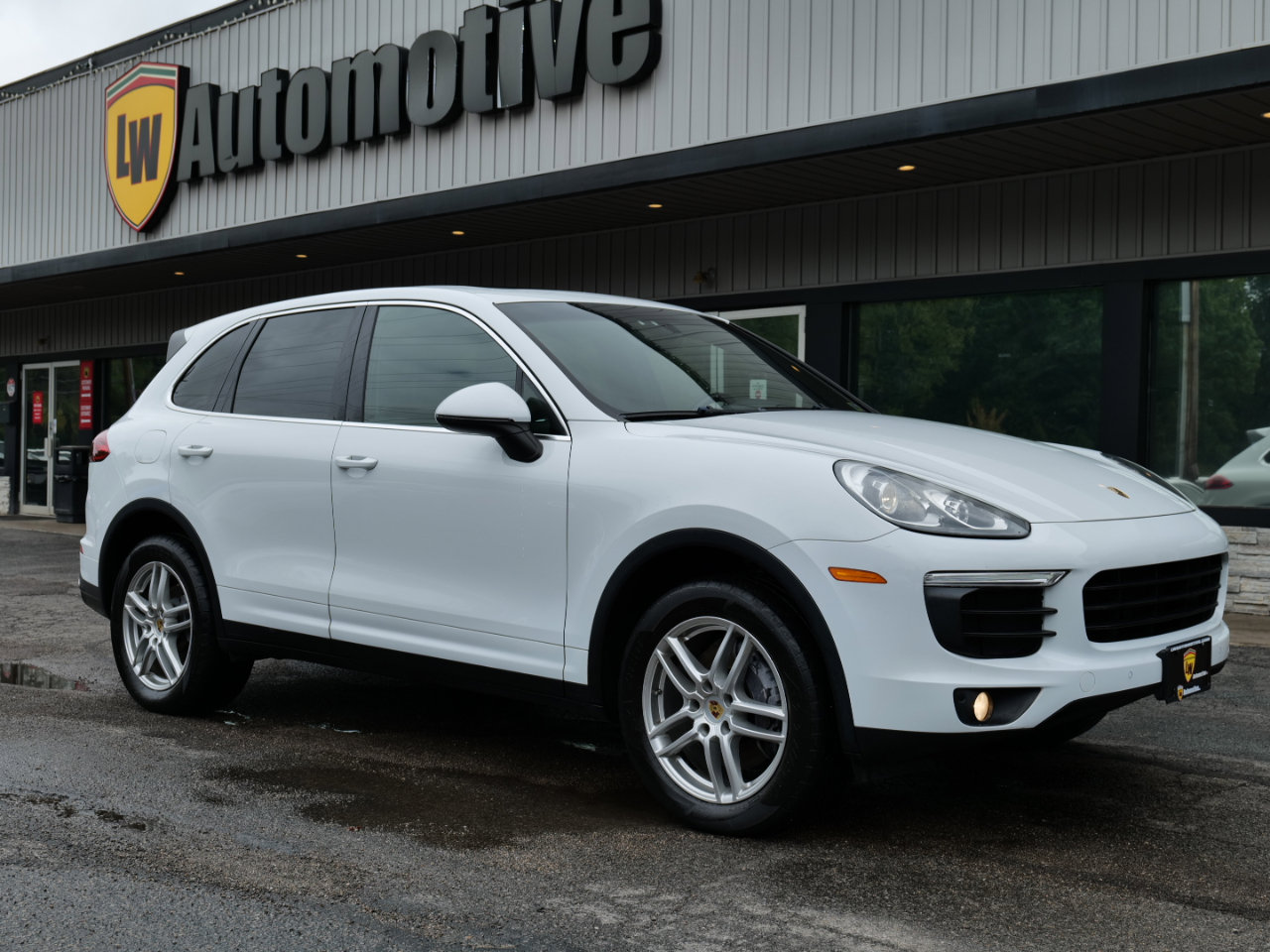 Used 2016 Porsche Cayenne image 2