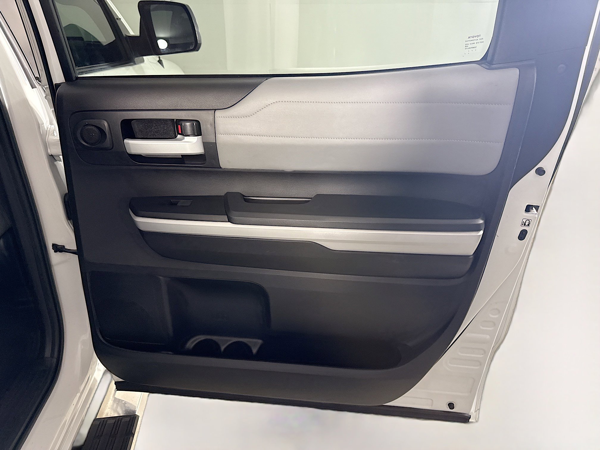 Used 2018 Toyota Tundra Limited w/ Limited Premium Package image 27