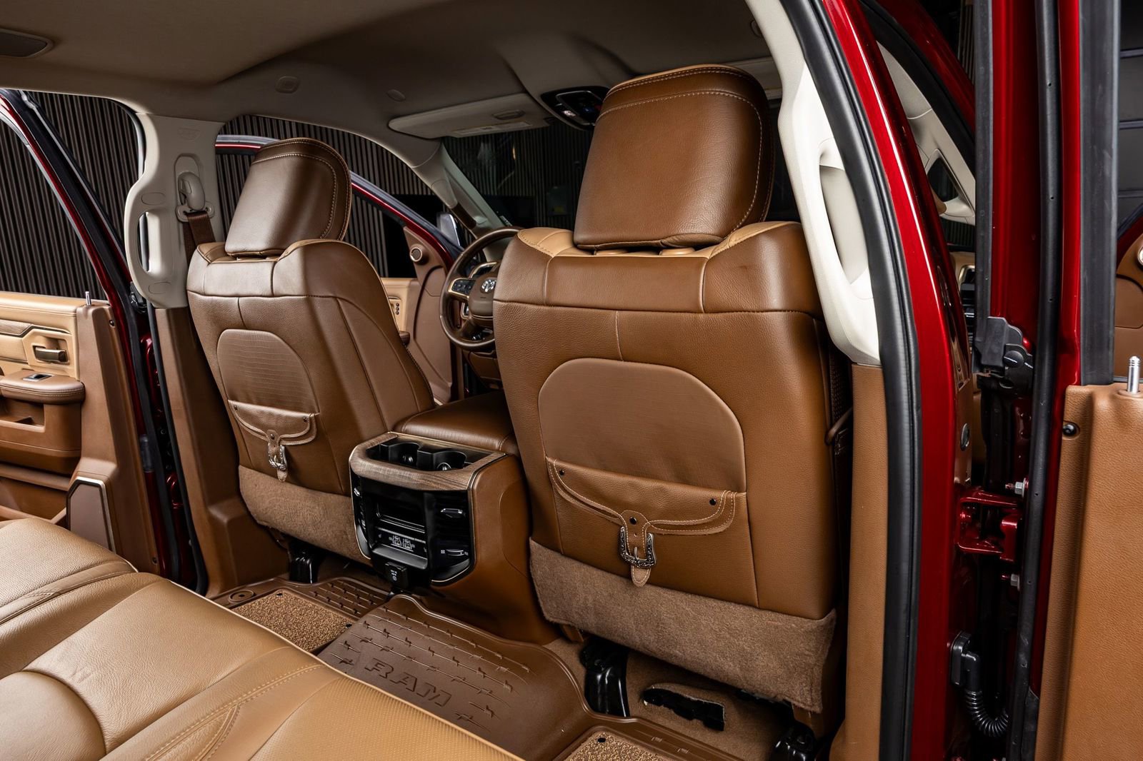 Used 2023 RAM 3500 Limited image 31