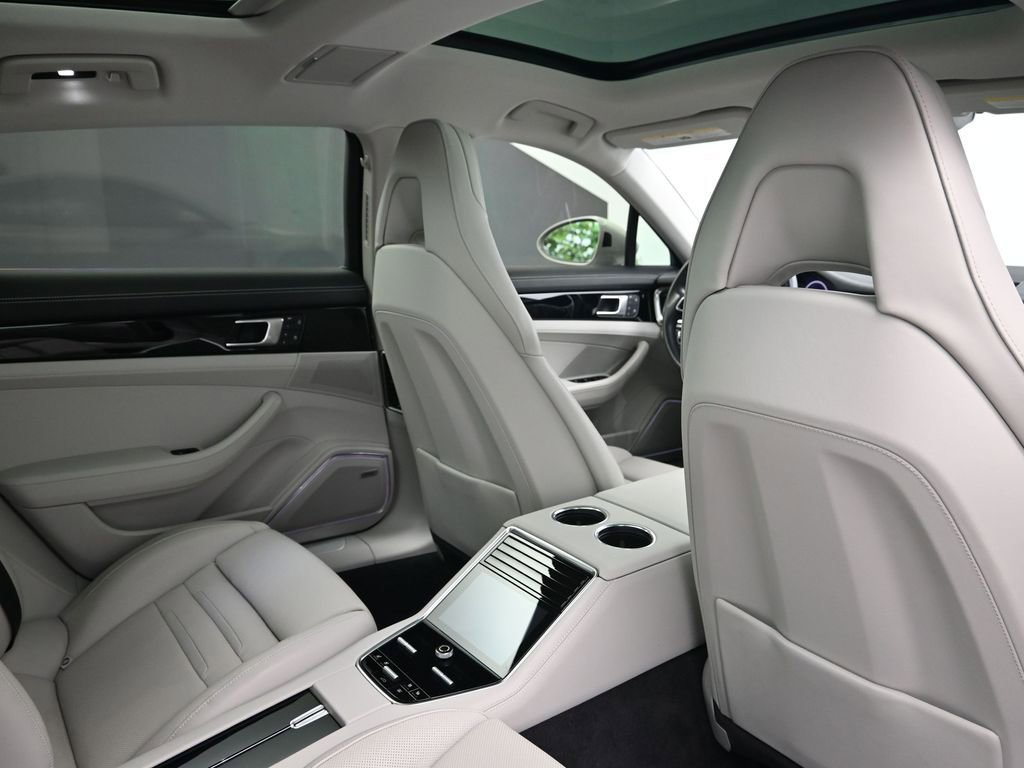 Certified 2022 Porsche Panamera 4 Executive image 7