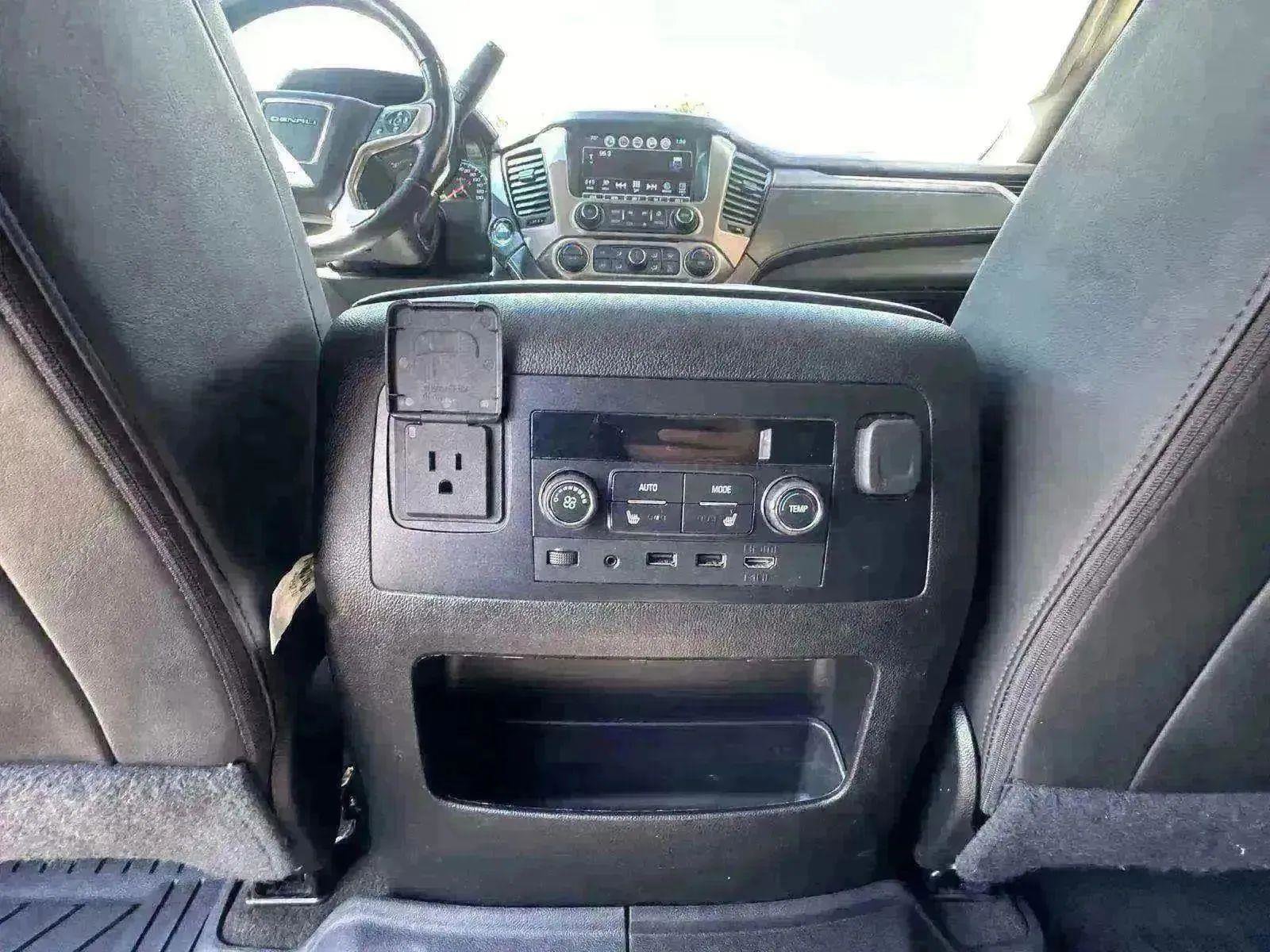 Used 2018 GMC Yukon XL Denali w/ Denali Ultimate Package image 31