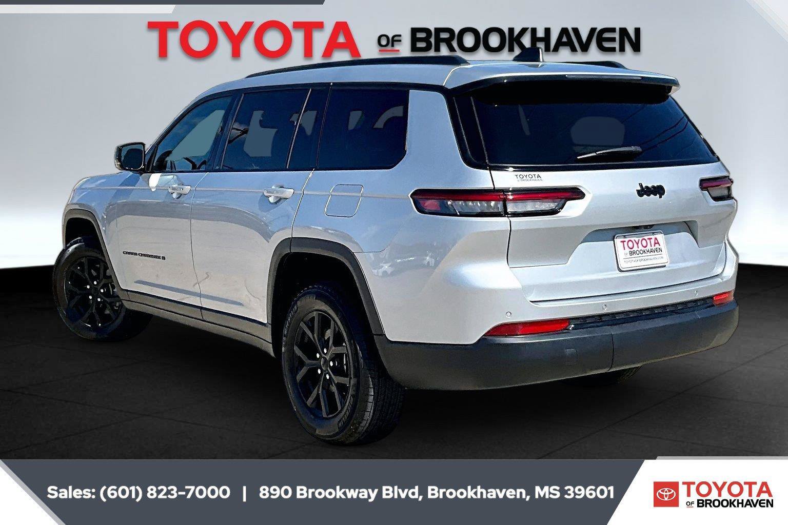 Used 2025 Jeep Grand Cherokee L Altitude RWD image 2
