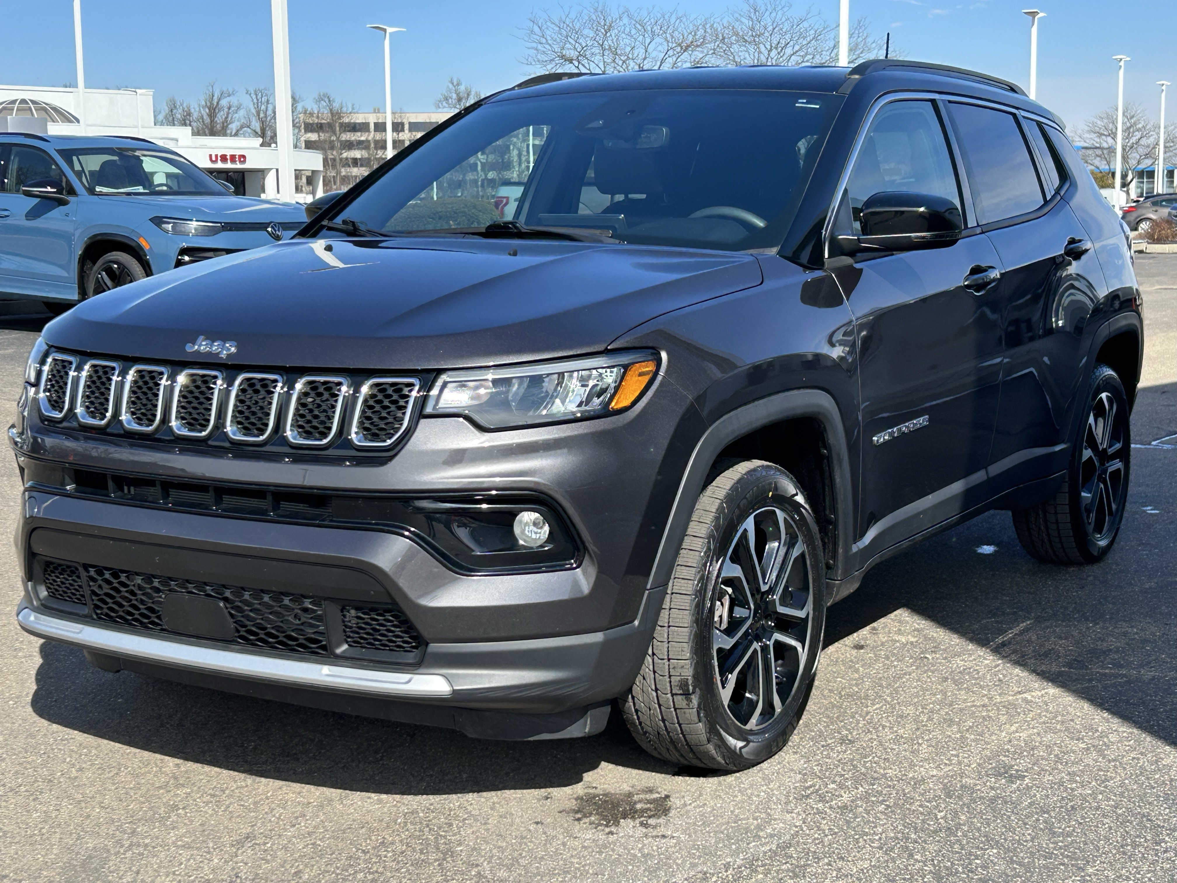 Used 2023 Jeep Compass Limited image 3