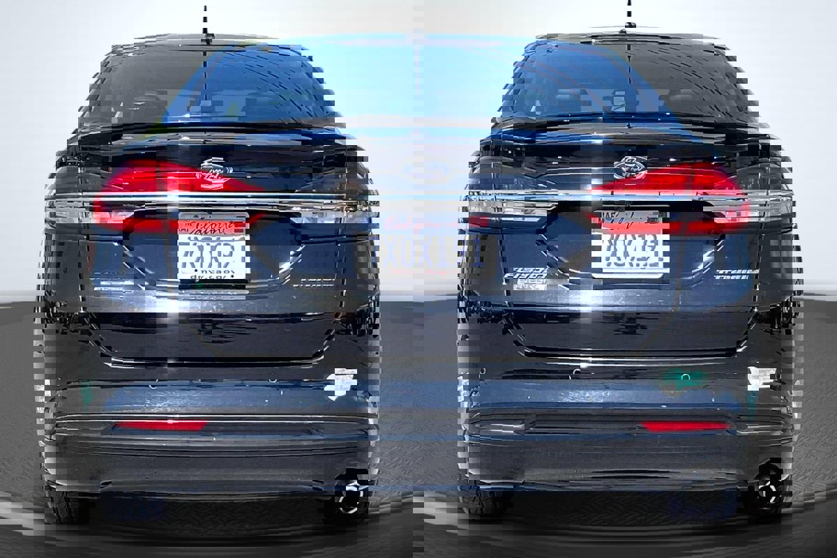 Used 2017 Ford Fusion Energi Titanium FWD image 4