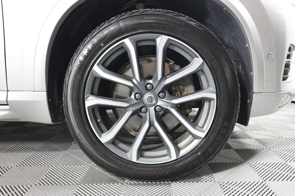 Used 2016 Volvo XC90 T6 Momentum w/ Momentum Plus Package AWD/4WD image 2