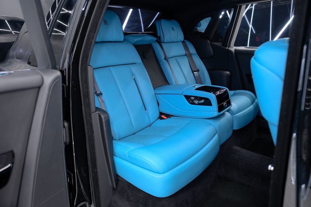 Used 2023 Rolls-Royce Phantom Sedan image 42