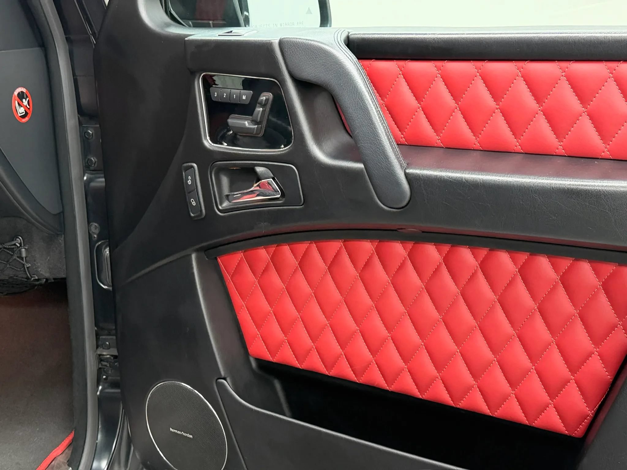 Used 2014 Mercedes-Benz G 63 AMG 4MATIC image 35