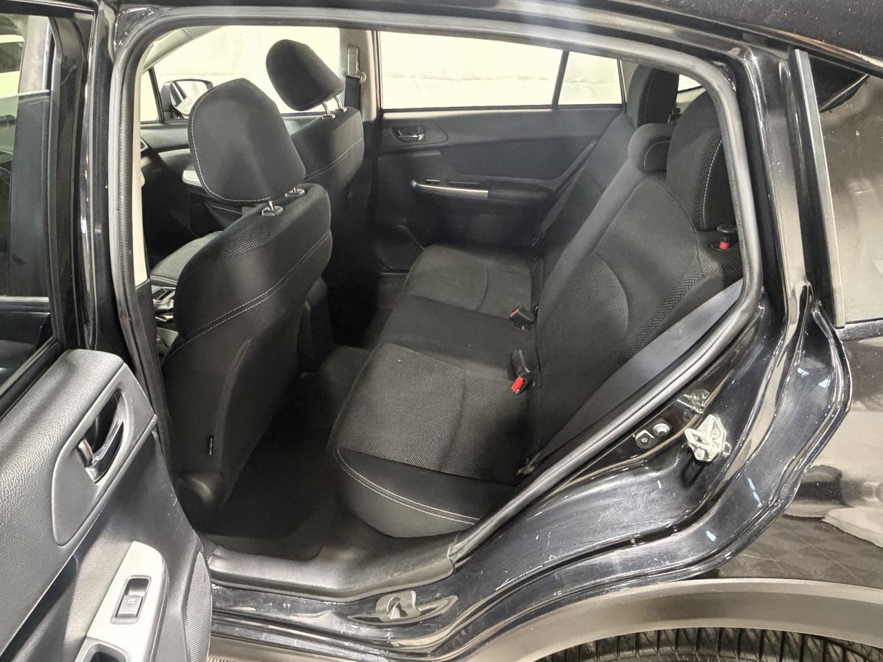 Used 2015 Subaru Crosstrek 2.0i Premium w/ Moonroof Package AWD/4WD image 11