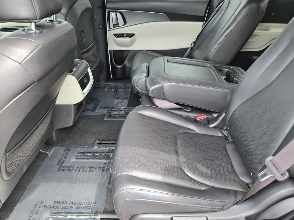 Used 2024 Kia Carnival LX FWD image 11