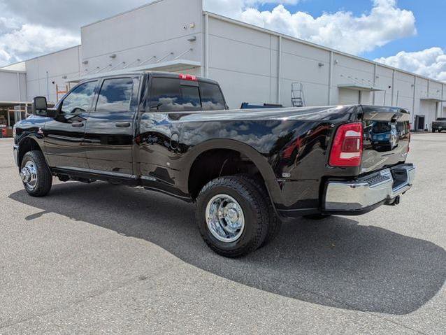 Used 2024 RAM 3500 Tradesman w/ Chrome Appearance Group AWD/4WD image 5