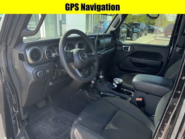Used 2023 Jeep Gladiator Willys AWD/4WD image 9