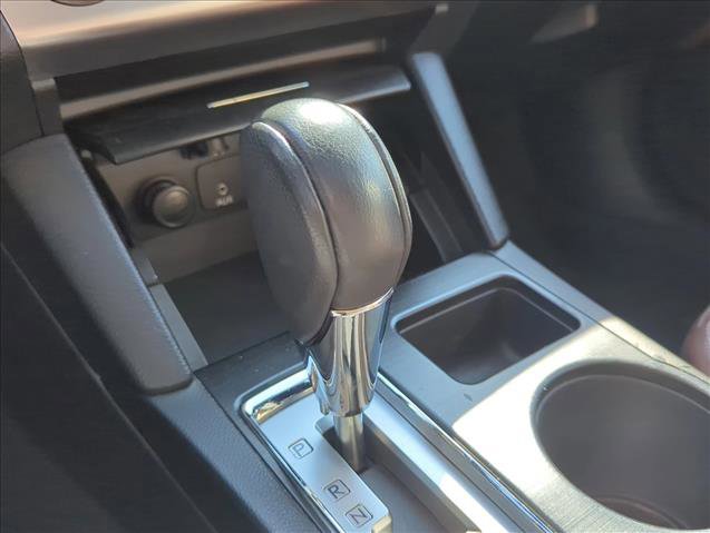 Used 2017 Subaru Outback 2.5i Touring w/ Popular Package #5A image 9