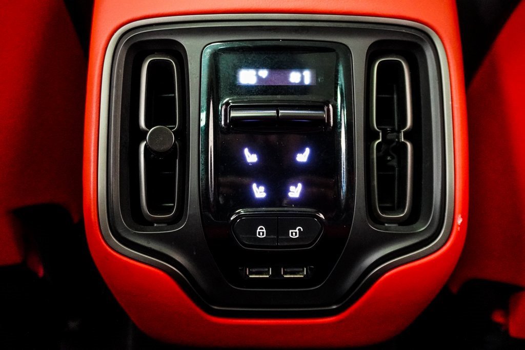 Used 2021 Aston Martin DBX image 23