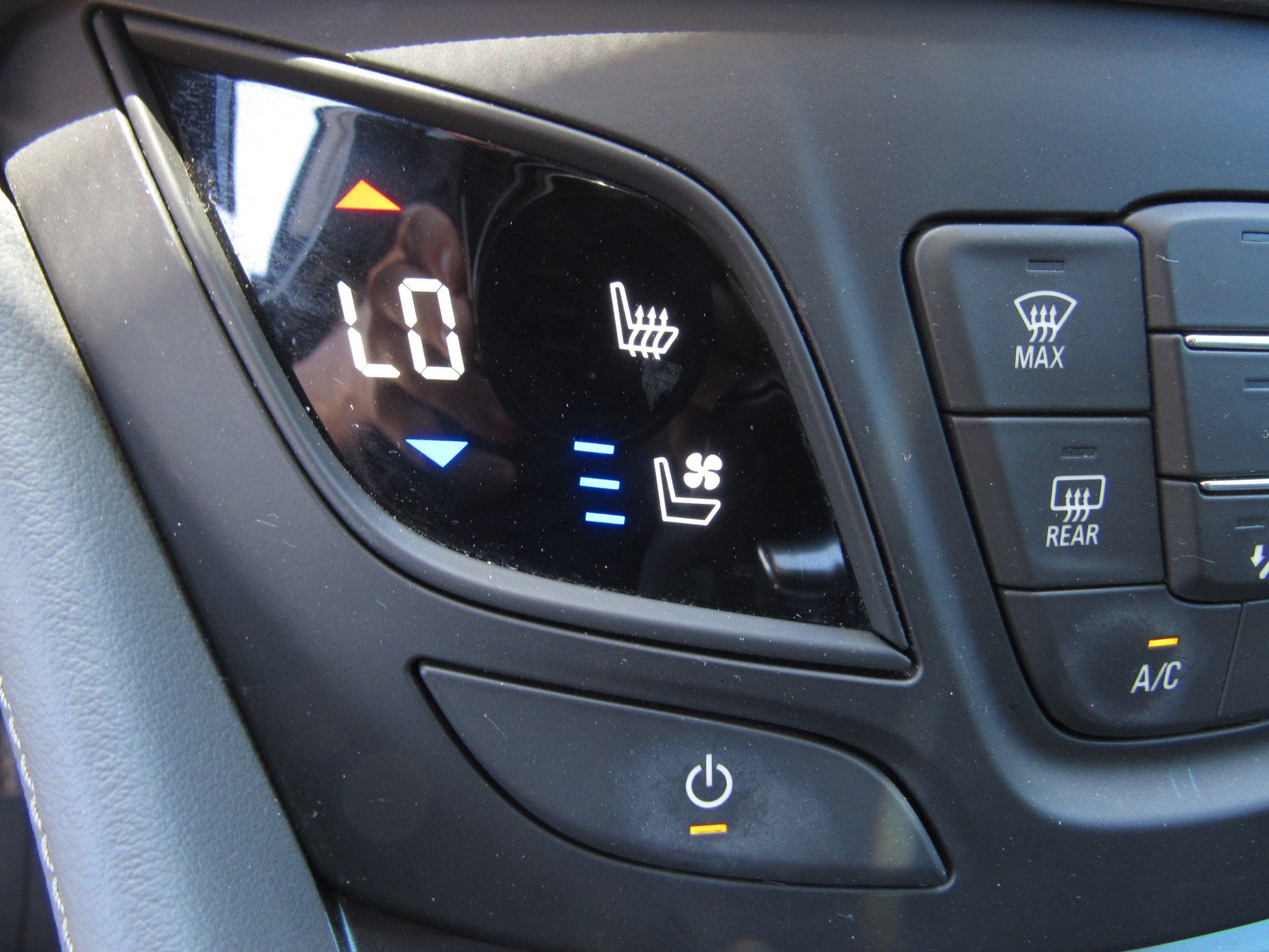 Used 2020 Buick Envision Premium w/ Driver Confidence Package AWD/4WD image 22