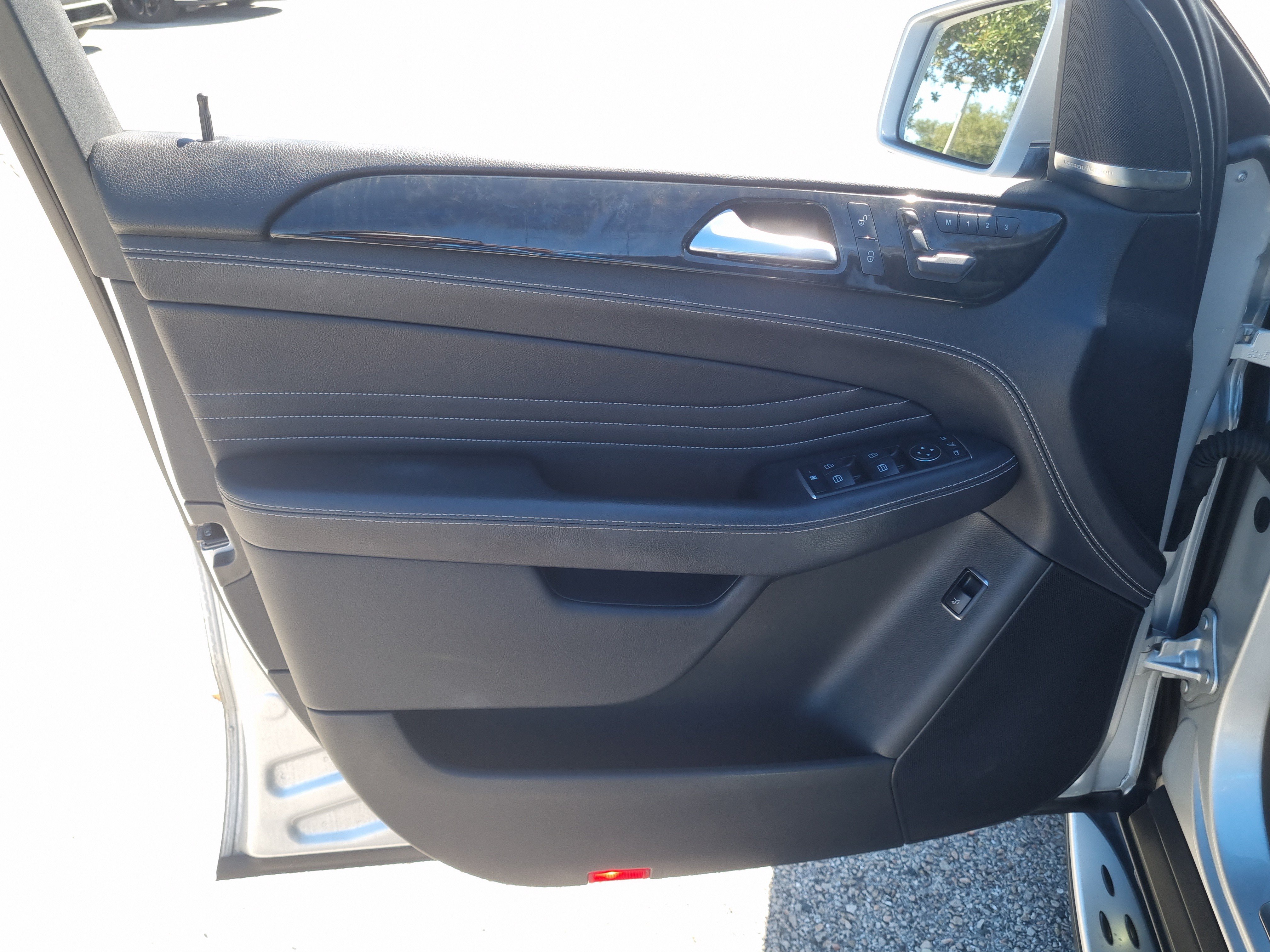 Used 2014 Mercedes-Benz ML 550 4MATIC image 23