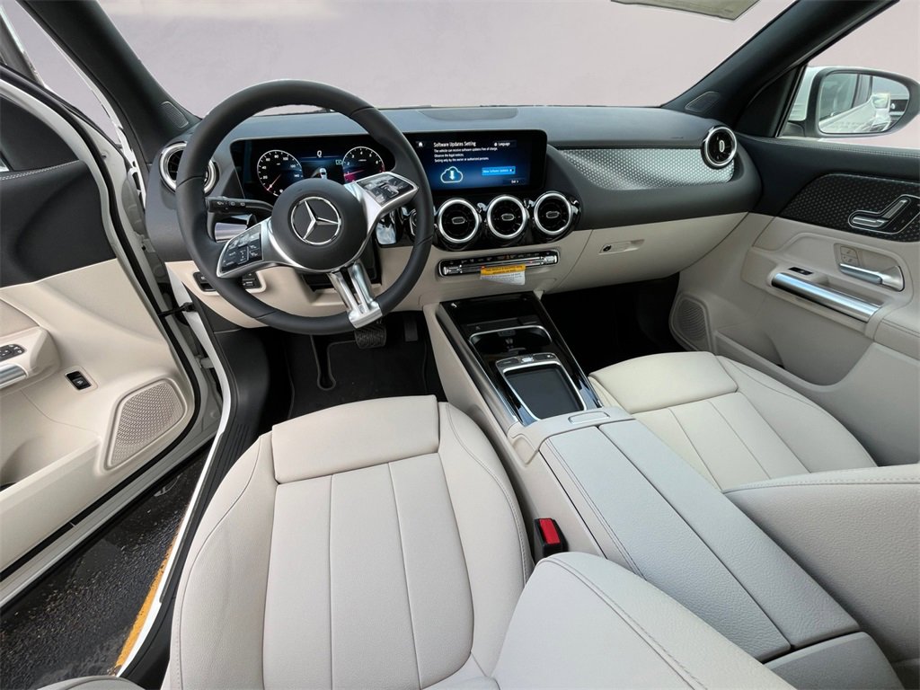 Used 2025 Mercedes-Benz GLA 250 4MATIC image 7