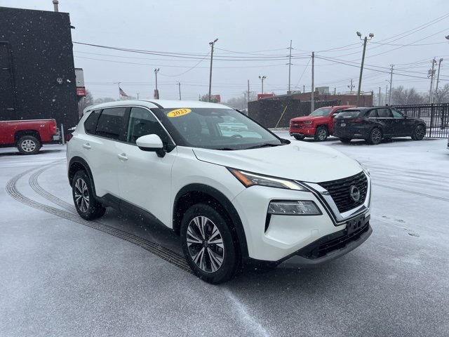 Used 2023 Nissan Rogue SV image 1