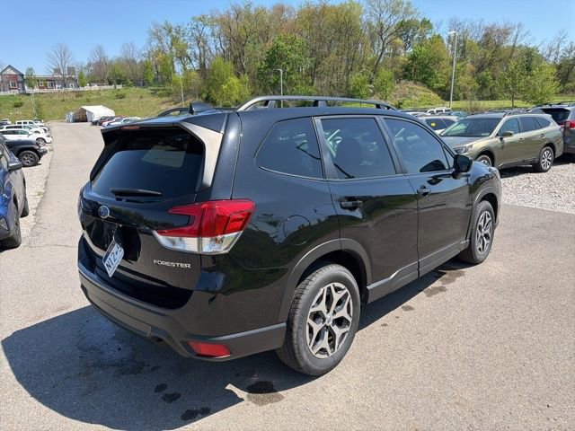 Used 2023 Subaru Forester Premium AWD/4WD image 9