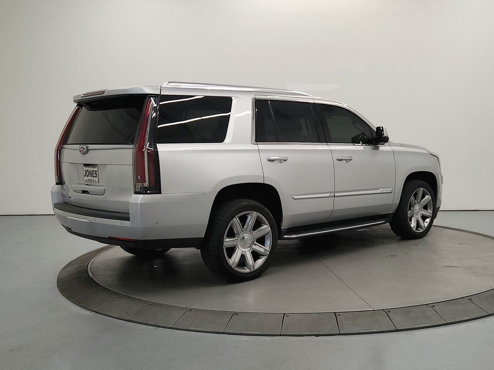 Used 2017 Cadillac Escalade Luxury AWD/4WD image 8