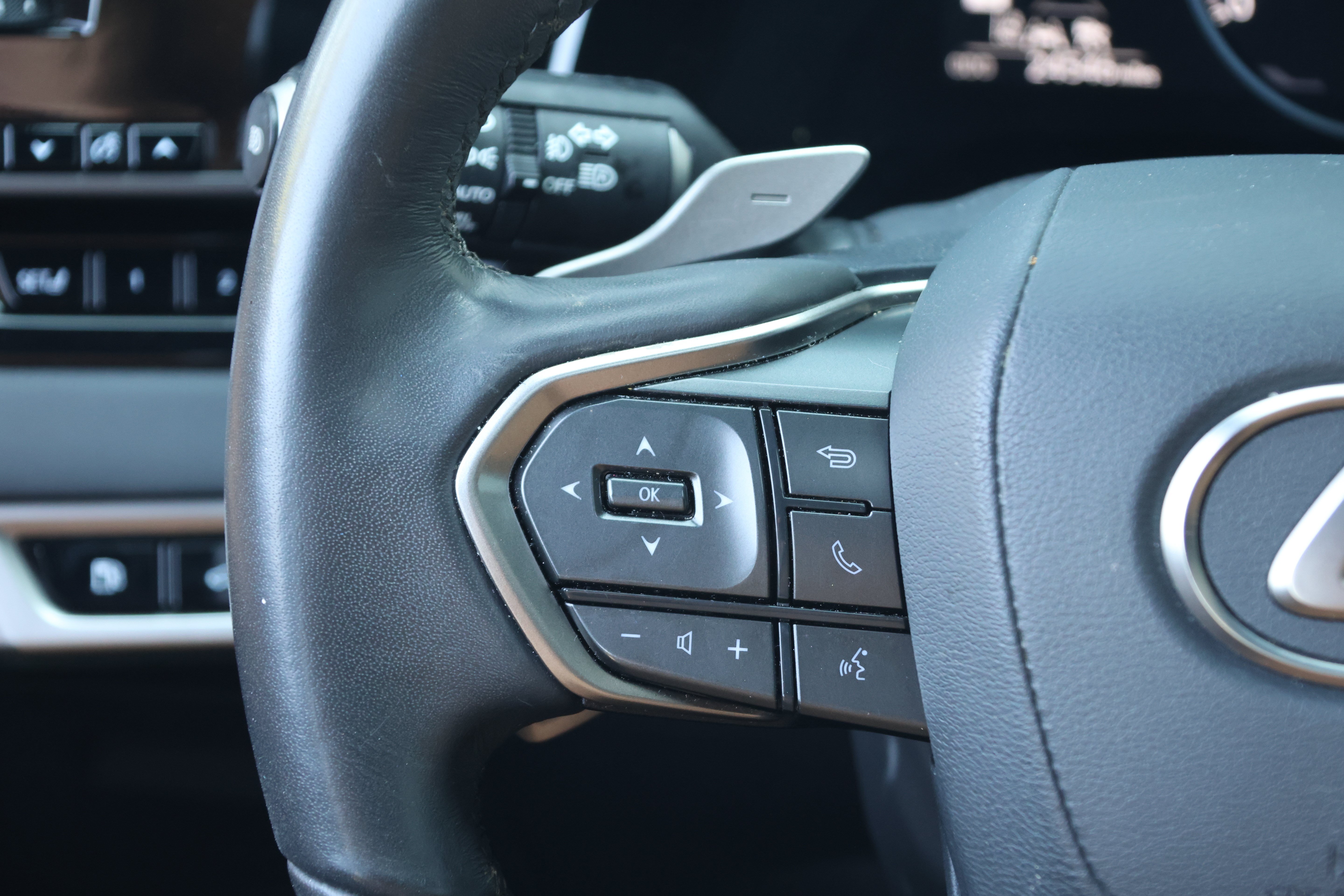 Used 2023 Lexus RX 350 Premium w/ Cold Area Package FWD image 18