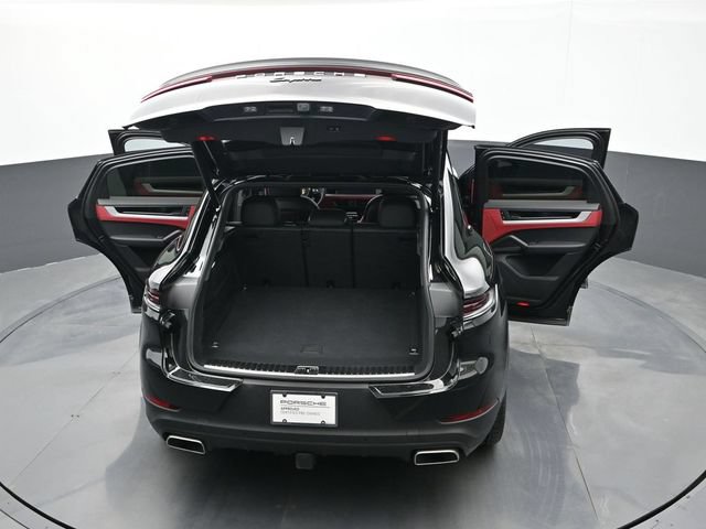 Certified 2024 Porsche Cayenne Coupe AWD/4WD image 28