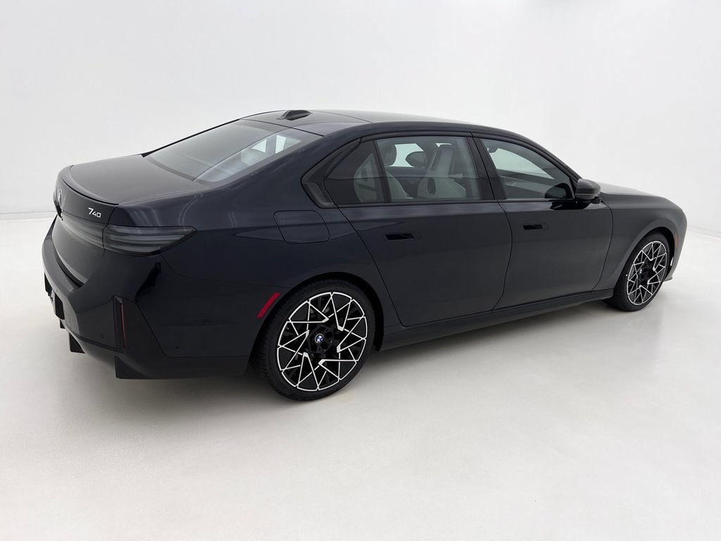New 2027 BMW 740i xDrive w/ Executive Package AWD/4WD image 4