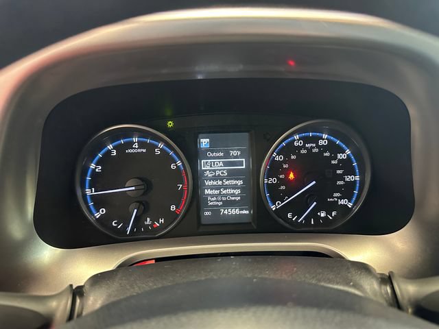 Used 2018 Toyota RAV4 LE w/ Carpet Mat Package FWD image 20
