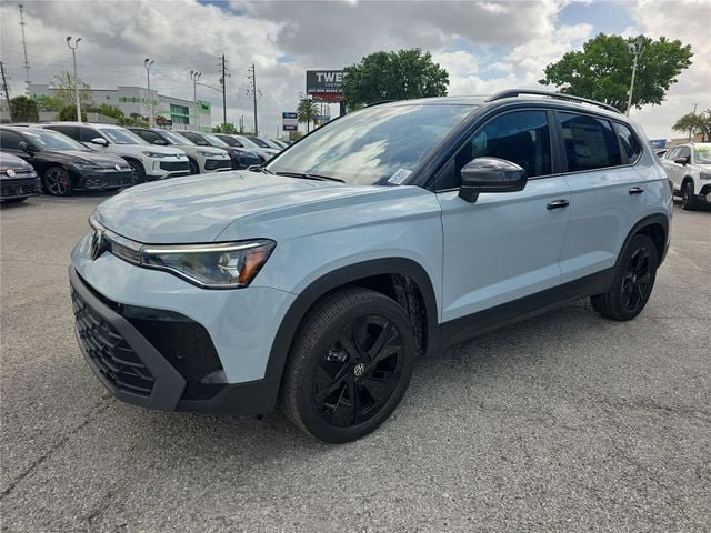 New 2026 Volkswagen Taos SE FWD image 7