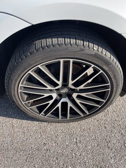 Used 2023 Porsche Macan Turbo image 7